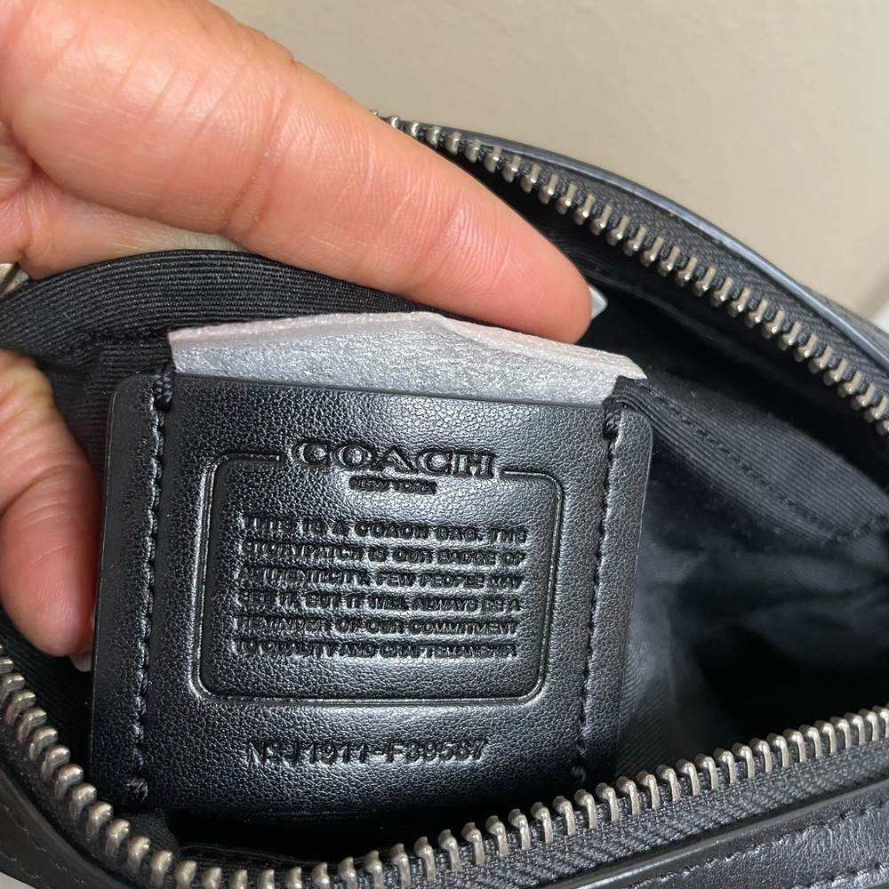 Coach Crossbody - Picture 6 of 8